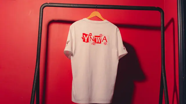 Koleksi T-Shirt kolaborasi Liverpool dengan Converse