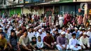 Pada pelaksanaan Salat Idul Fitri tahun ini kembali ramai pasca pemerintah mencabut kebijakan PPKM akibat Covid-19. (Liputan6.com/Johan Tallo)