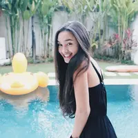 Nama Caitlin Halderman mulai dikenal publik saat bermain Ada Cinta di SMA. Saat itu, ia beradu akting dengan Cassandra Lee dan Iqball CJR. (foto: instagram.com/caitlinhalderman)