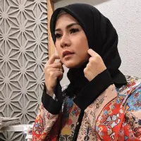 Cynthia Ramlan mantap untuk berhijab. Melalui akun pribadi Instagram miliknya, Cynthia berbagi kabar bahagia tersebut (Liputan6.com/IG/cynthiaramlan)