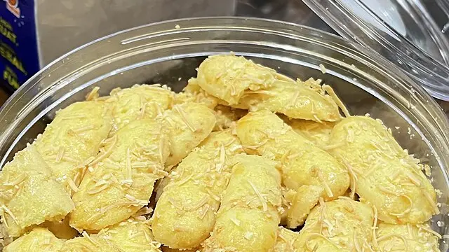 Kue Kering Lidah Kucing