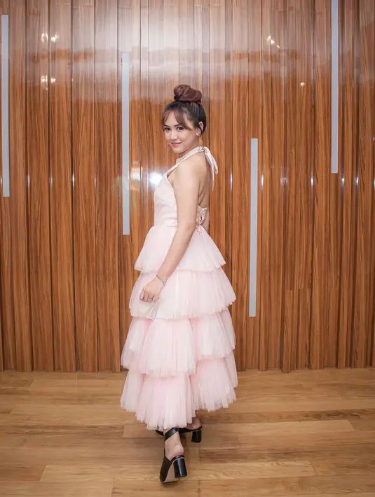 Video-videonya di YouTube sukses mendulang puluhan juta views. Hal itu membuat namanya makin harum di kancah musik. [Instagram @happy_asmara77]