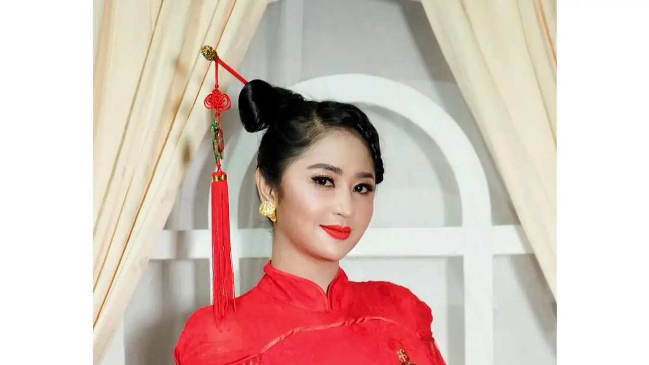 Dewi Perssik