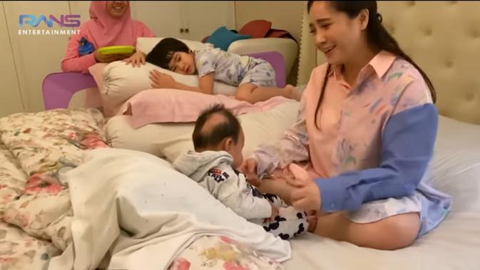 Momen Baim Wong Sahur Bareng Keluarga Raffi Ahmad. (Sumber: YouTube/Rans Entertainment)
