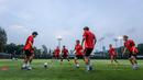 <p>Ritsu Doan dan sejumlah pemain Timnas Jepang melakukan rondo saat sesi latihan menjelang laga lanjutan putaran ketiga Kualifikasi Piala Dunia 2026 melawan Timnas Indonesia yang berlangsung di Lapangan A, Kompleks Stadion Utama Gelora Bung Karno (SUGBK), Senayan, Jakarta, Rabu (13/11/2024). (Bola.com/Bagaskara Lazuardi)</p>