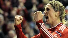 Kegembiraan striker Liverpool, Fernando Torres seusai menjebol gawang Benfica di leg kedua perempat final UEFA Europa League di Anfield Stadium, 8 April 8 2010. Liverpool unggul 4-1. AFP PHOTO / ANDREW YATES 