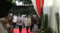 Presiden Jokowi menghadiri undangan buka puasa bersama di rumah Ketua MPR Zulikifli Hasan, Jumat (10/5/2019). (Liputan6.com/ Lizsa Egeham)