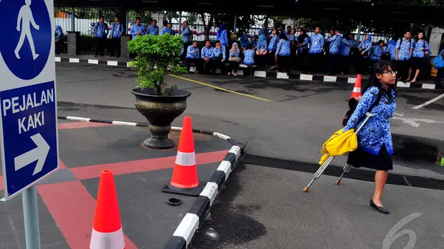 Mendagri Tjahjo Kumolo Pimpin Upacara Hari Ibu