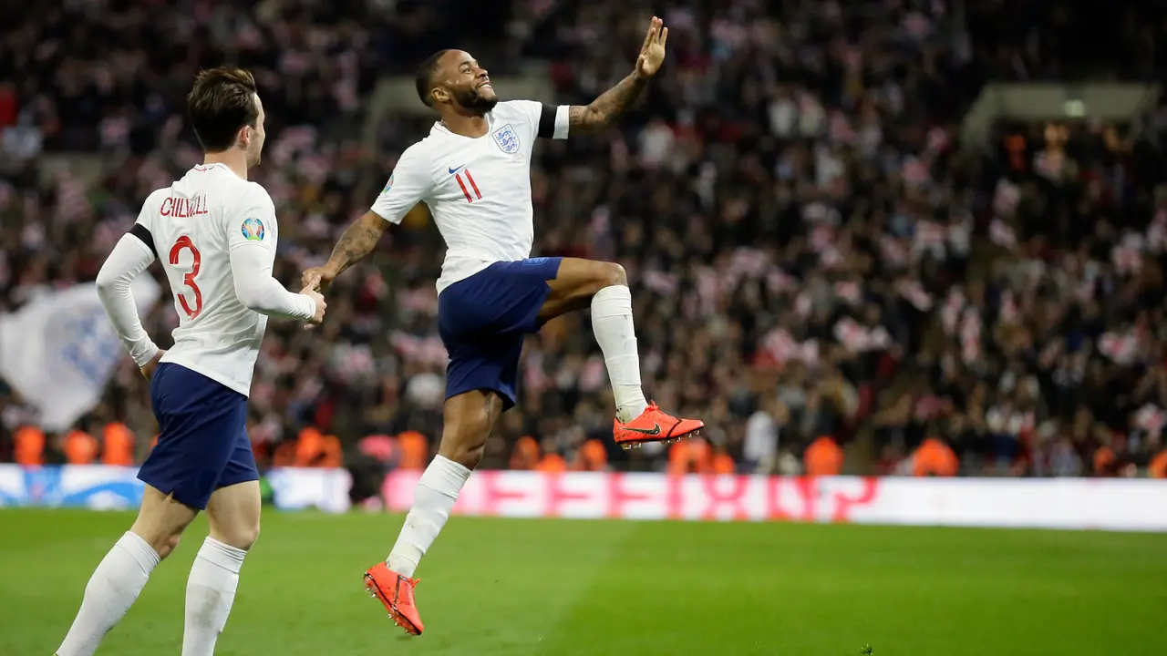 Sterling Cetak Hattrick, Inggris Lumat Ceko di Wambley