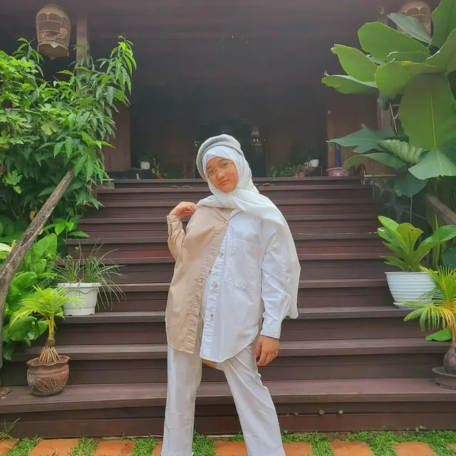 6 Potret Aisha Keem, Putri Sulung Irfan Hakim yang Terjun di Dunia Musik