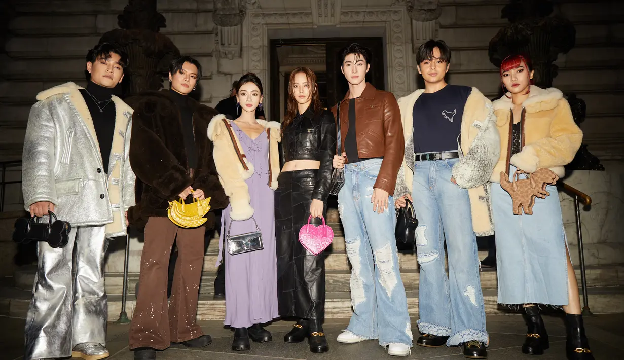 Mengenakan koleksi Spring/Summer 2024, Isyana dan Angga tampil memukau di antara bintang dunia [Coach]