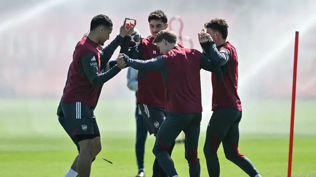 Foto: Metode Latihan Nyentrik Arsenal Gunakan Pulpen Jelang Laga Melawan Sporting CP di Liga Champions