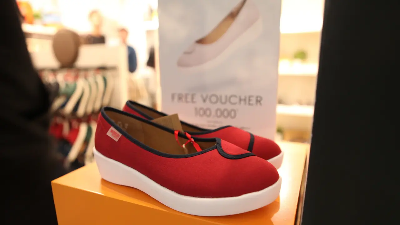 Sepatu Nyaman dan Stylish bagi Perempuan Aktif