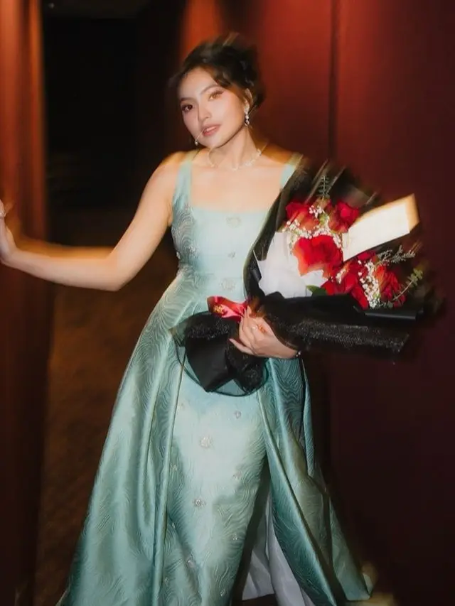 Pesona Shania Gracia JKT48 Hadir di Gala Premier Hidup Ini Terlalu Banyak Kamu. [@jkt48gracia]