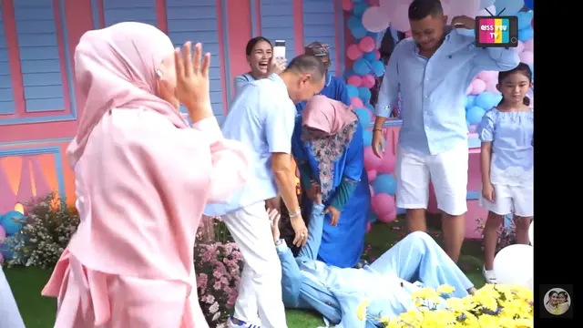 Adik Ayu Ting Ting Gelar Gender Reveal. (YouTube Qiss You TV)