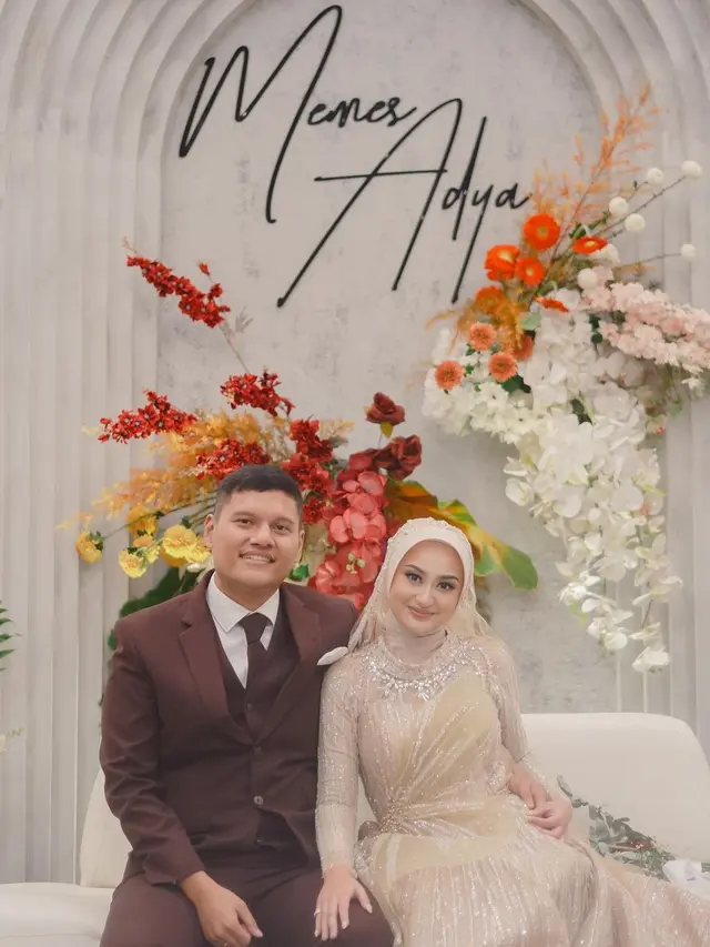 Memes Prameswari Umumkan Hamil Anak Kembar, Ini 6 Potretnya Bareng Suami