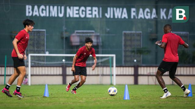 Latihan Timnas Indonesia Senior dan Timnas Indonesia U-20