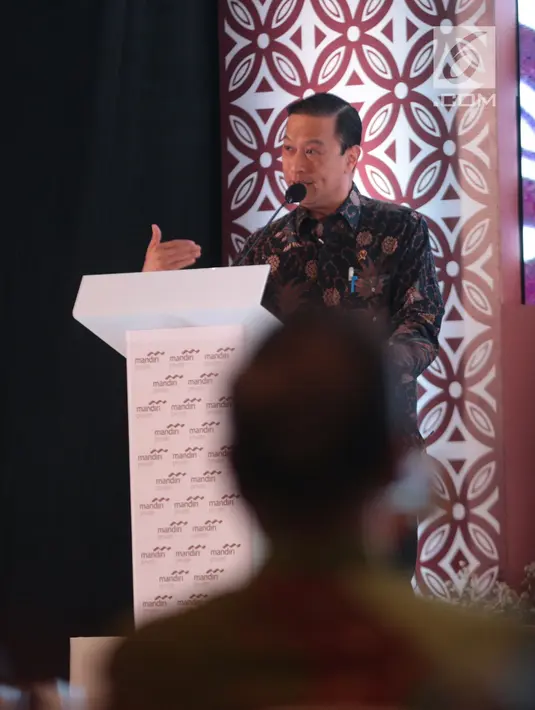 Kepala BKPM Thomas T Lembong (kiri) saat membuka Market Outlook 2019 di Jakarta, Rabu (5/12). Bank Mandiri memiliki nilai aset finansial yang dikelola (AUM) mencapai lebih dari Rp 170 triliun. (Liputan6.com/Angga Yuniar)