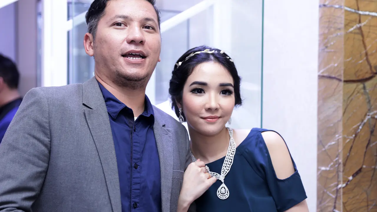 [Bintang] Gading Marten dan Gisella Anastasia