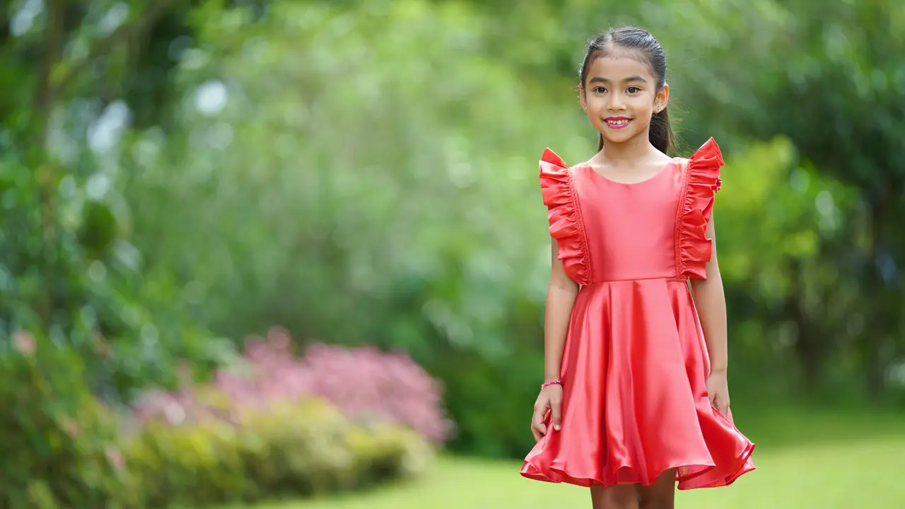 Model Dress Anak Bahan Satin (Foto: Reve Art AI)