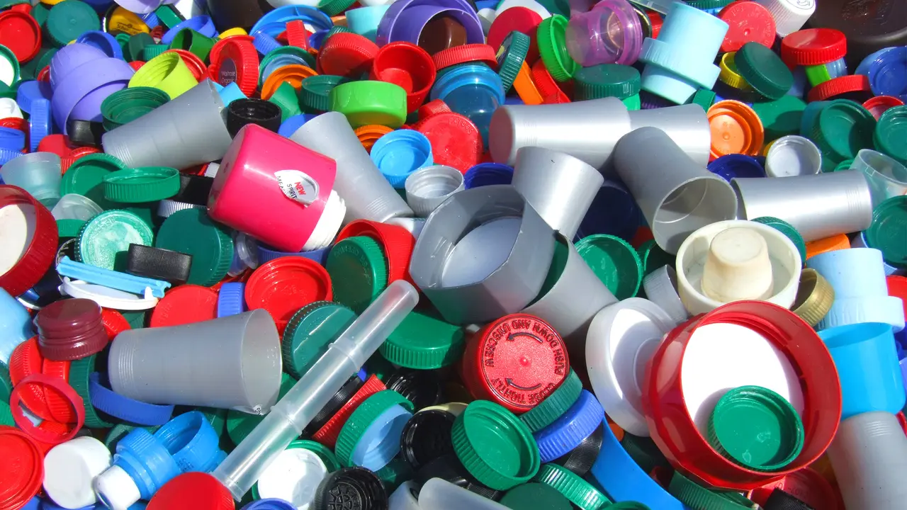 5 Fakta Tentang Plastik yang Bikin Kamu Menganga Kaget