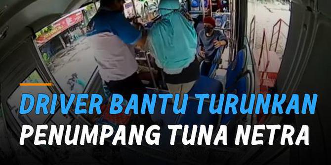VIDEO: Bantu Turunkan Penumpang Tuna Netra, Driver ini Banjir Komentar Kagum Netizen