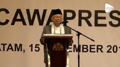 Pada saat kampanye di depan pendukungnya di Batam. Ma'ruf Amin menepis isu dirinya menyindir kaum difabel soal buta tuli.