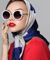 5 Cara Mudah Pakai Scarf / copyright shutterstock