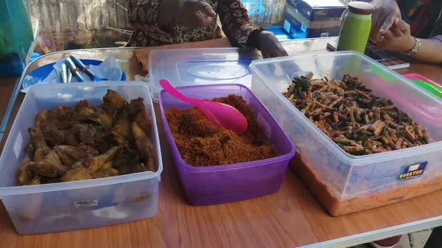 Warung Tionghoa Muslim di Jakarta Jual Makanan Hanya Rp 3 Ribu, bisa juga gratis. (Liputan6.com/Ady Anugrahadi)