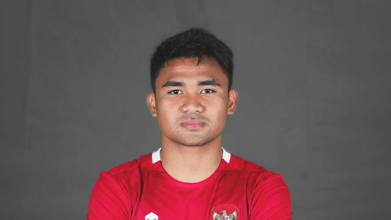 6 Potret Asnawi Mangkualam Kapten Timnas Indonesia di Luar Lapangan, Gayanya Keren