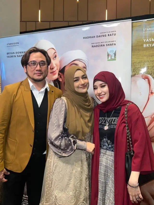 Potret Cindy Fatika Sari dan Tengku Firmansyah bersama Tengku Anataya (Sumber: Instagram/cindyfatikasari18)