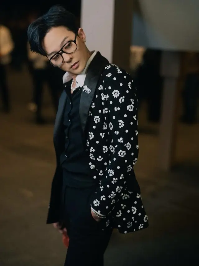 G-Dragon, credit: (@xxxibgdrgn)