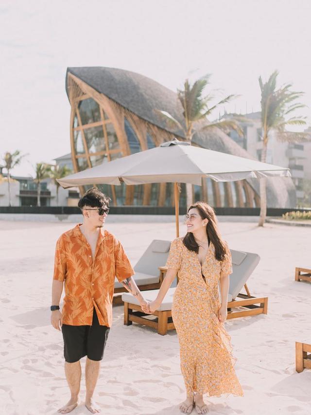 6 Momen Manis Nisya Ahmad dan Suami saat Liburan di Bali, Habiskan Waktu Berdua