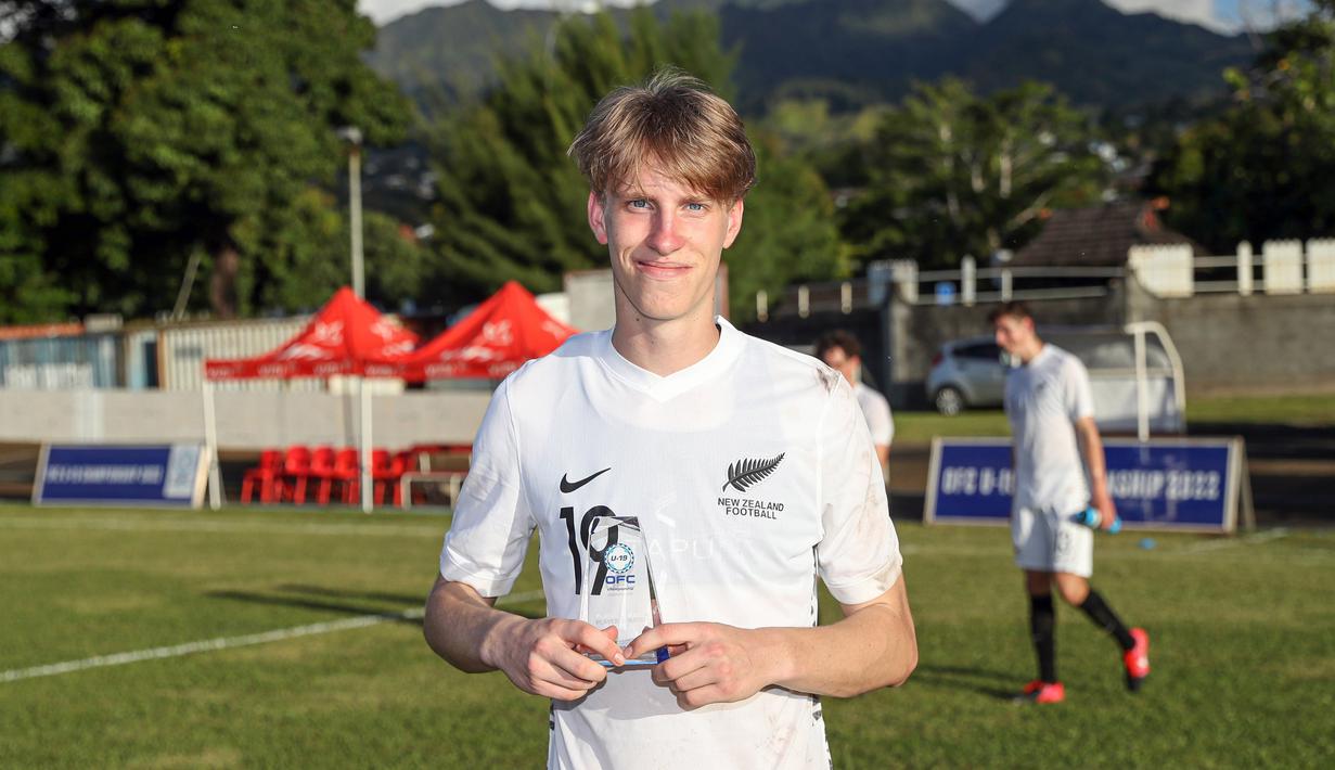Dua pemain paling fenomenal yang mencuri perhatian pada gelaran Piala OFC U-19 2022 salah satunya adalah Kian Donkers yang berasal dari Selandia Baru. Bersama Timnas Selandia Baru U-20 dirinya mencetak sembilan gol di Piala OFC U-19 2022. (Twitter/OFC Oceania Football)