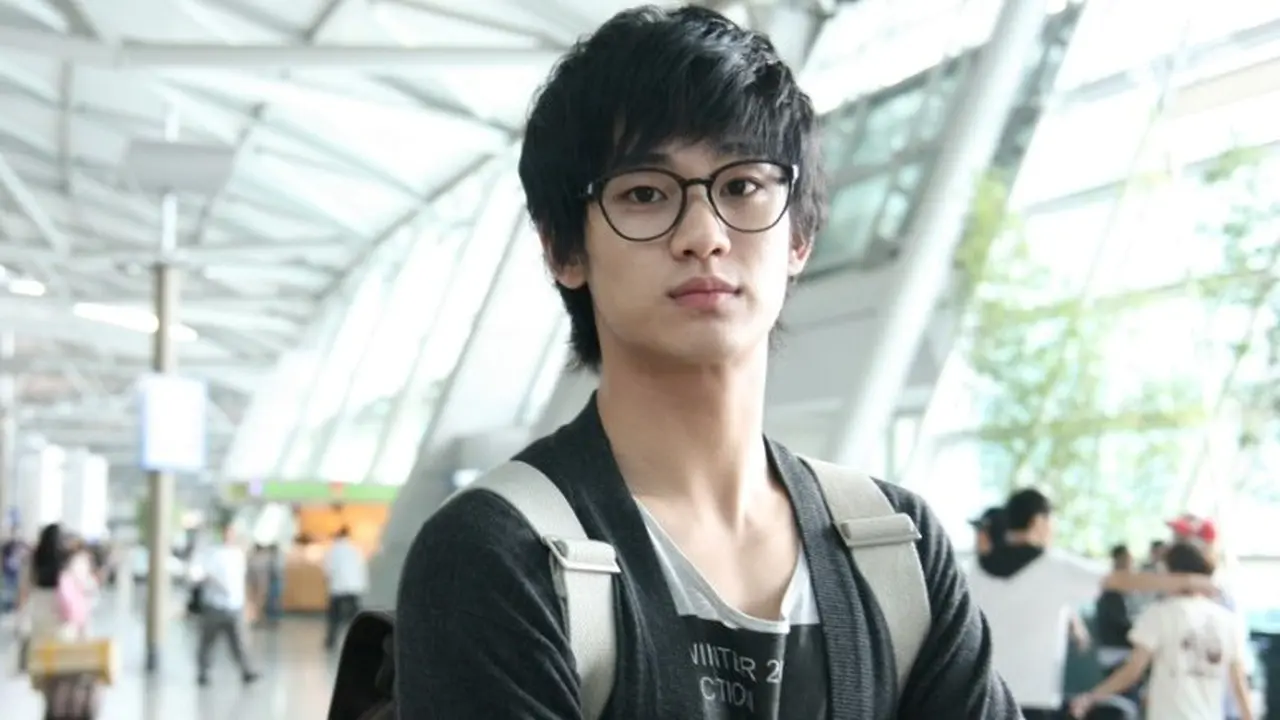  Dengan Antusias, Kim Soo Hyun Sudah Injakkan Kaki di Jakarta