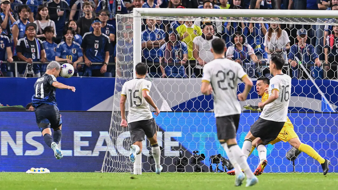 Foto: Tanpa Ampun! Momen Pembantaian Jepang saat Menjamu China di Kualifikasi Piala Dunia 2026