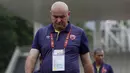 Pelatih PSM Makassar, Bojan Hodak, saat melawan Kaya FC-Iloilo pada laga penyisihan Grup H Piala AFC di Stadion Madya, Jakarta, Selasa (10/3/2020). Kedua tim bermain imbang 1-1. (Bola.com/M Iqbal Ichsan)