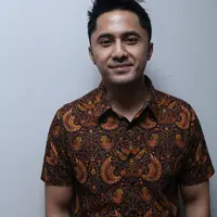 Diakui Hengky jika dirinya memang baru saja menginjakkan kaki di Malaysia dan ia melihat jika pemerintah Malaysia mendukung para produser lokal. Di sana terdapat regulasi yang mengatur jatah tayang film lokal. (Andy Masela/Bintang.com)