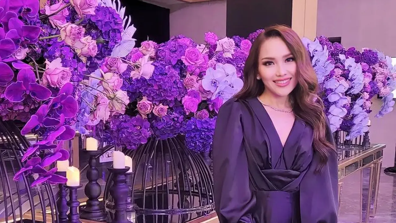 Ayu Ting Ting hadiri pernikahan Kevin Sanjaya dan Valencia Tanoesoedibjo. (Foto: Instagram/ayutingting92)