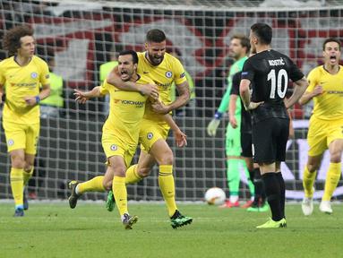 Selebrasi Pedro Rodgriguez usa mencetak gol pada leg 1, semifinal Liga Europa yang berlangsung di Stadion Commerzbank Arena, Frankfurt, Jumat (3/5). Chelsea imbang 1-1 kontra Eintracht Frankfurt. (AFP/Daniel Roland)