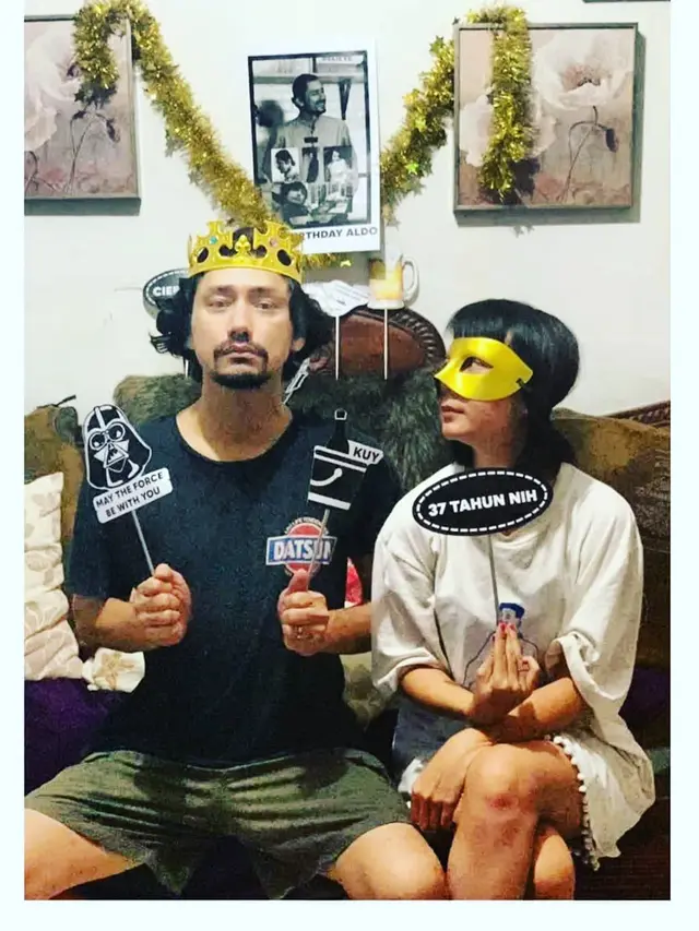 6 Potret Revaldo AADC dengan Sang Istri, Romantis Meski Beda Keyakinan
