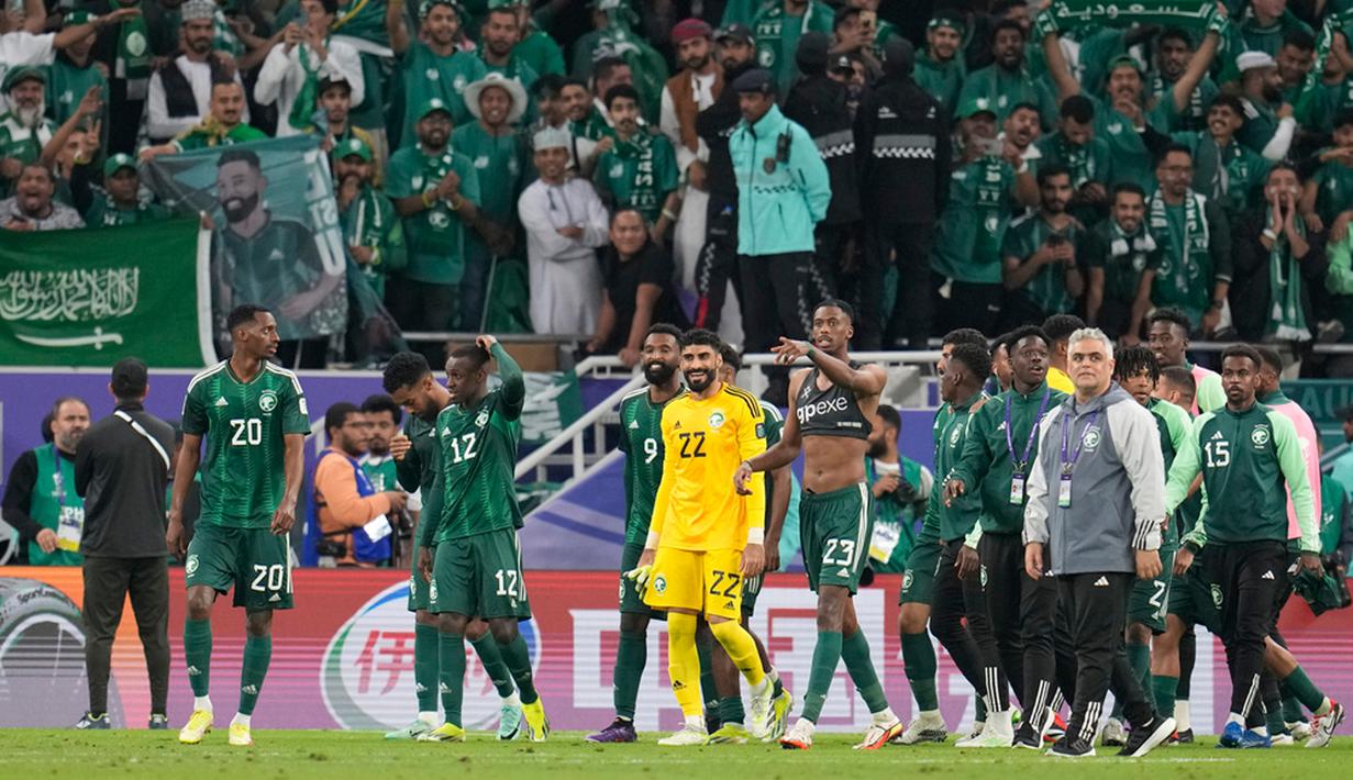 Di sisi lain, Kirgistan semakin terpuruk di dasar klasemen Grup F meski belum dipastikan tersingkir. (AP Photo/Aijaz Rahi)