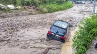 Terjebak Longsor di Jalan Lintas Nasional Gayo Lues Aceh