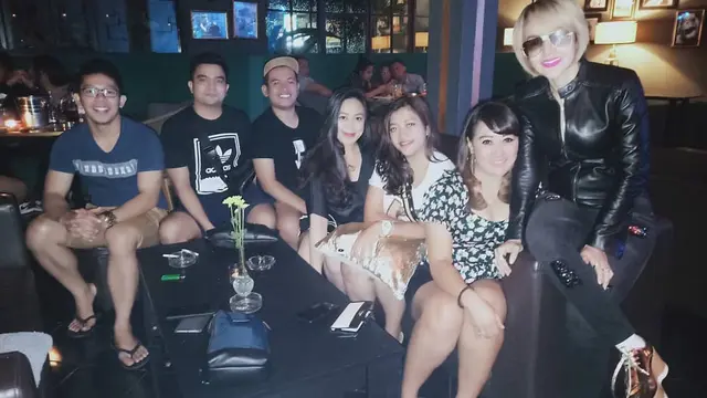 7 Momen Liburan Barbie Kumalasari di Bali, Kacamata Besarnya Curi Perhatian