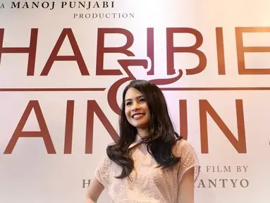 Maudy Ayunda terpilih untuk memerankan sosok Ibu Ainun saat muda di Habibie & Ainun 3 (Liputan6.com/Instagram/habibieainunmovie)