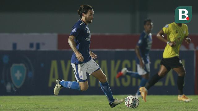 Foto: Hijrah ke Persib Bandung, Marc Klok Langsung Cetak Gol dalam Penampilan Perdana di BRI Liga 1
