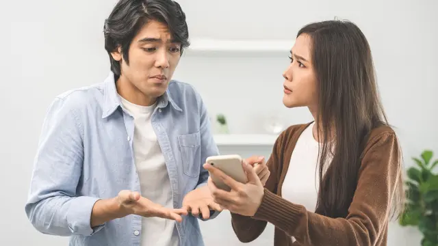 Apakah Pacarmu Sedang Berselingkuh atau Tidak? Begini 4 Cara Mengetahuinya