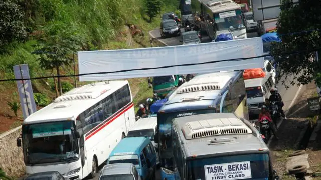 Arus Balik di Tasikmalaya Mengular, di Bandung Ramai Lancar