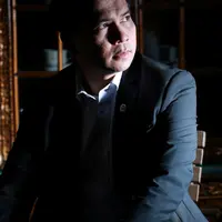 Apa yang terjadi antara Krisna Mukti dan Devi Nurmayanti adalah pernikahan pura-pura, semua ini terjadi karena Krisna kasihan.(Fathan Rangkuti/bintang.com)