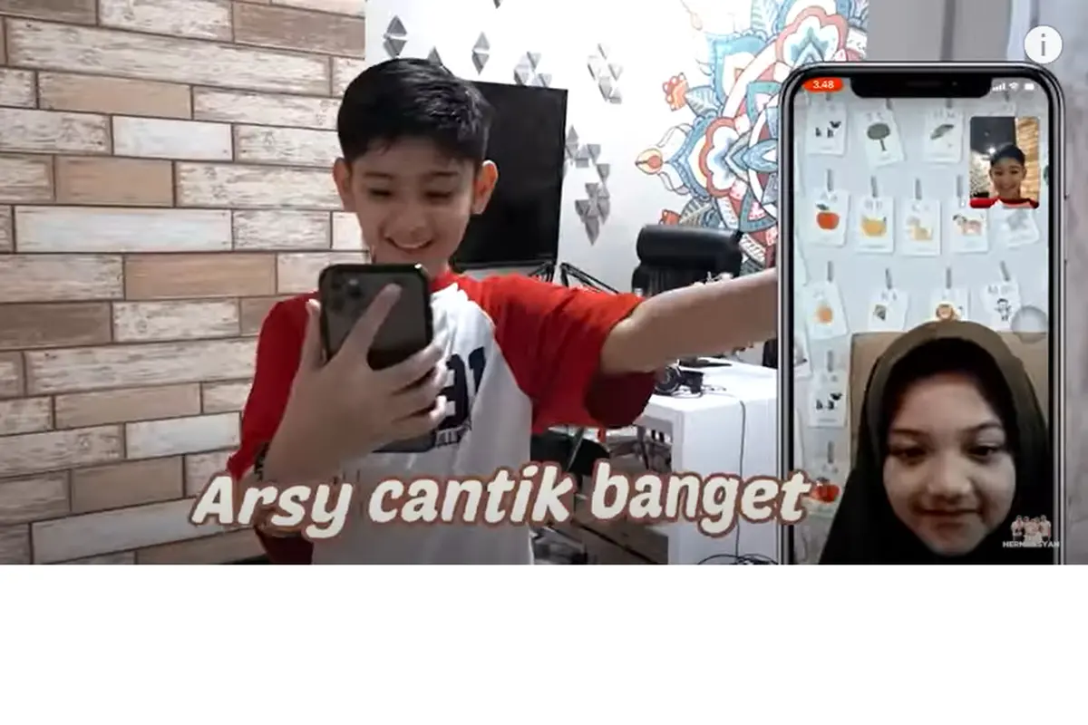 King Faaz video call dengan Arsy Hermansyah.